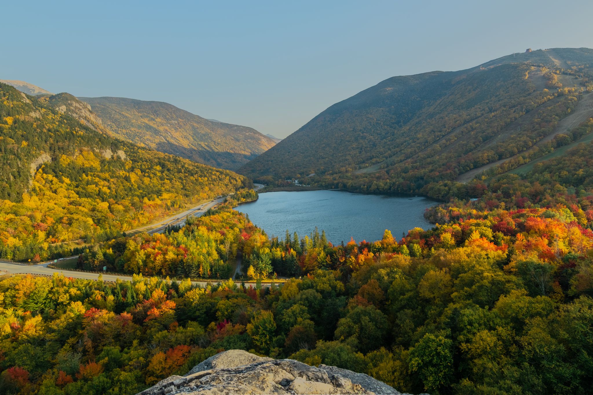 beautiful shot of the echo lake in the -franconia national park