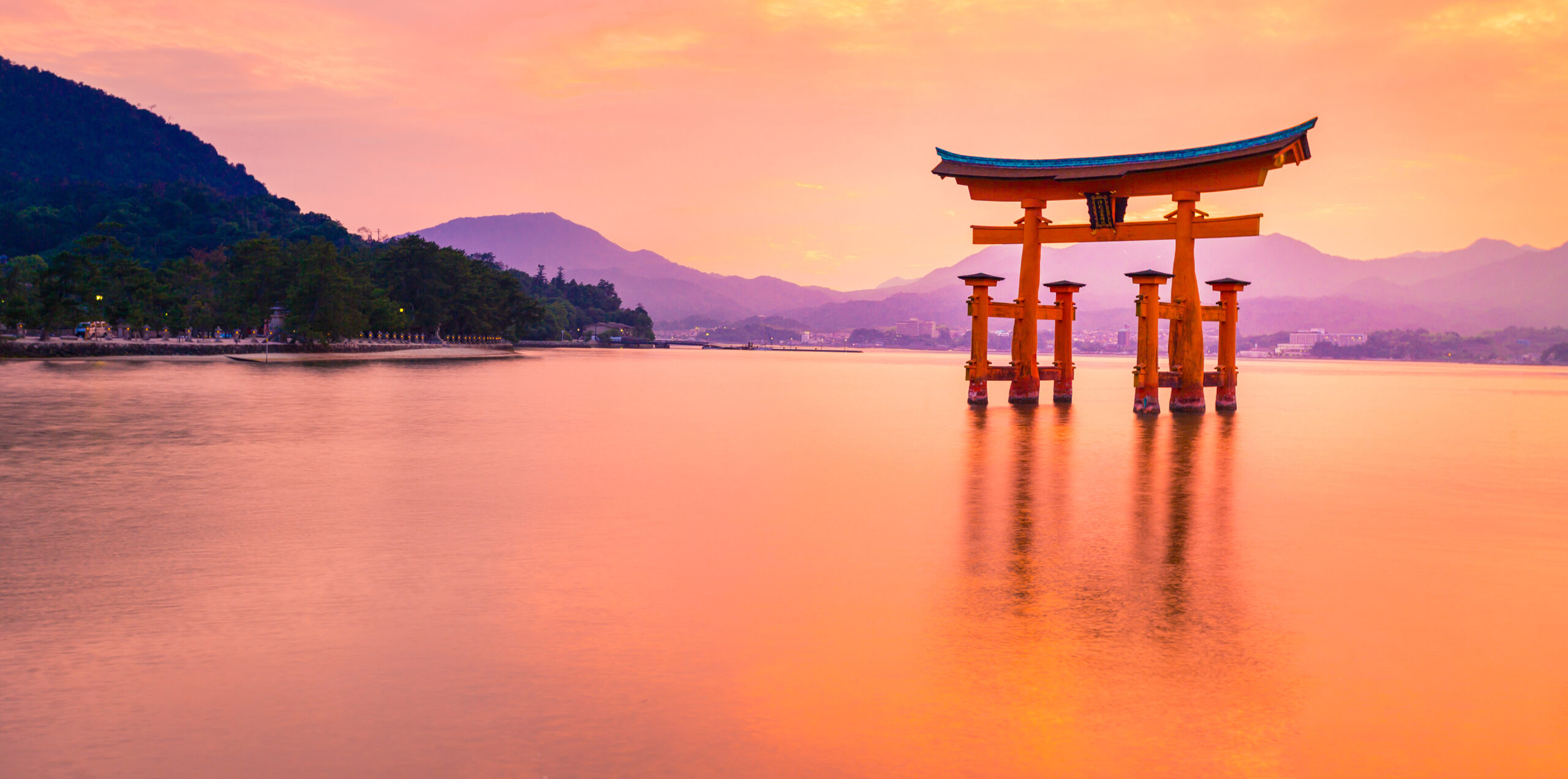 great-orange-torii-gate-of-itsukushima-miyajima-i-2026-01-11-10-29-09-utc