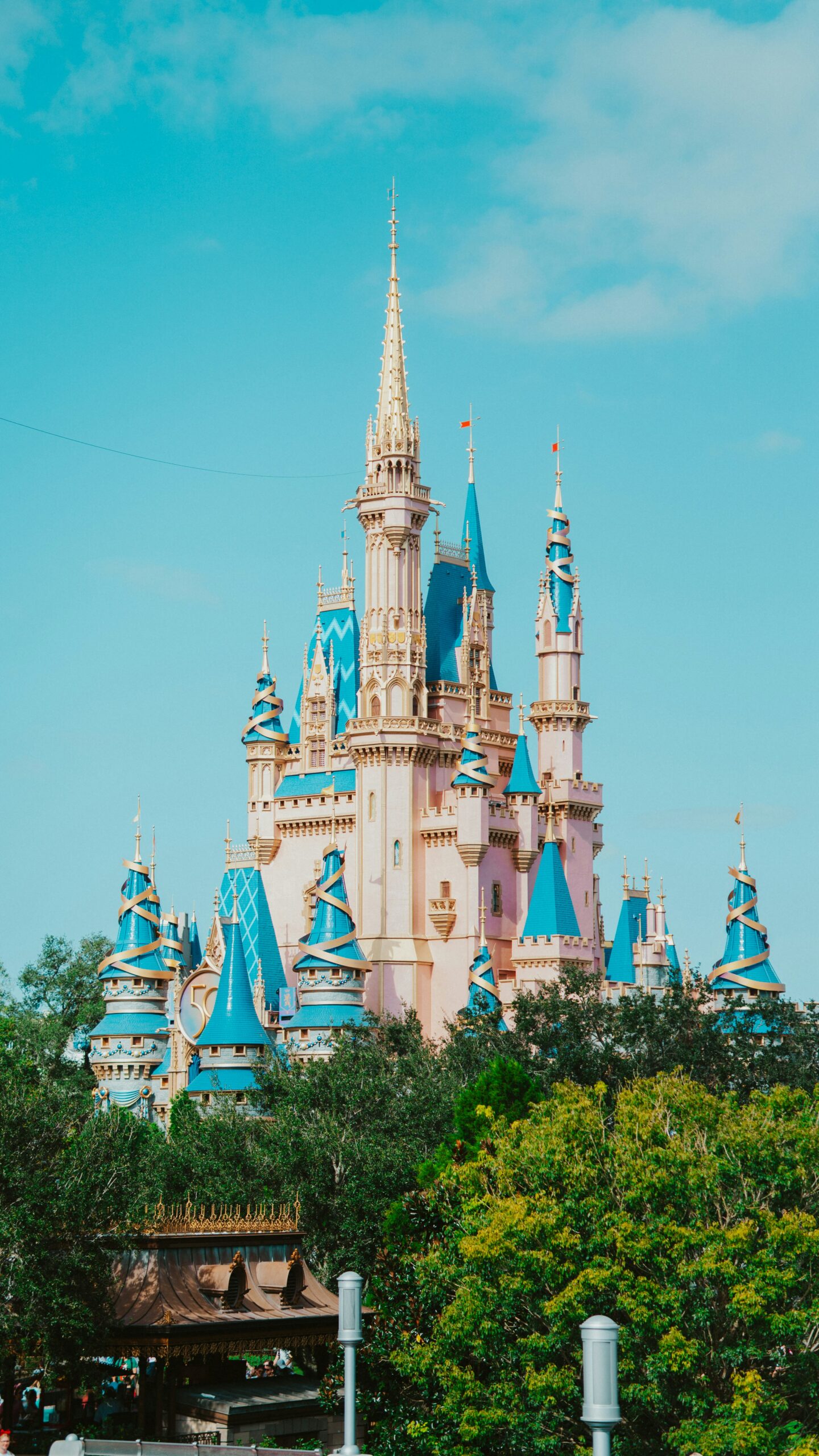 cinderella's castle at walt disney world orlando